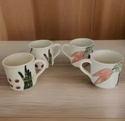VINTAGE SET 4 HARTSTONE POTTERY FARMERS MARKET MUGS VEGETABLES CARROTS ASPARAGUS