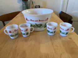 VINTAGE HAZEL ATLAS MILK GLASS TOM & JERRY PUNCH BOWL SET WITH 4 MUGS