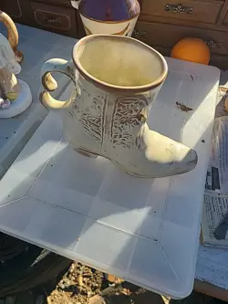 BOOT MUG YELLOW