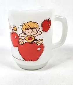 GLASS MUG STRAWBERRY