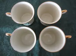 HOLLY BERRY MUGS