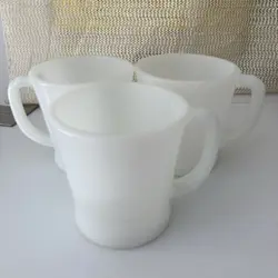LOT OF 3 ANCHOR HOCKING VINTAGE FIRE KING MILK GLASS MUGS D HANDLE