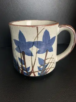 MUGS FLORAL PATTERN