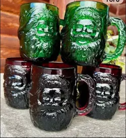 VINTAGE CHRISTMAS RUBY RED & EMERALD GREEN ARCOROC SANTA MUGS ~ FRANCE ~ 7