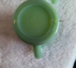 GLASS MUG JADEITE