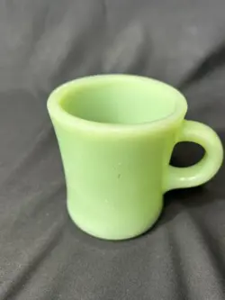 VINTAGE FIRE KING JADEITE OVEN WARE C HANDLED HEAVY COFFEE MUG 3 X 3 1/2