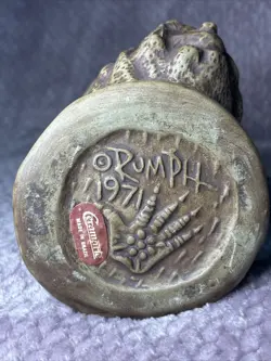 VINTAGE CERAMIC MUG