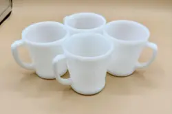 WHITE HANDLED SET