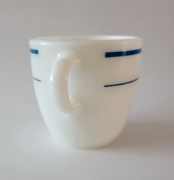 MUG PYREX MILK