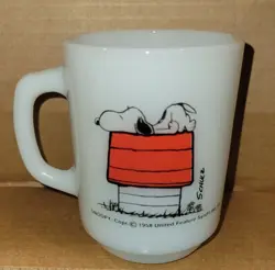 FIRE-KING MUG SNOOPY
