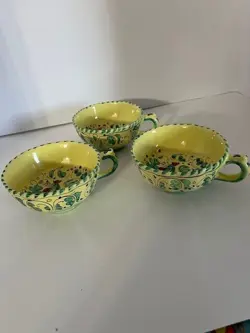 MUGS SIGNED MADE