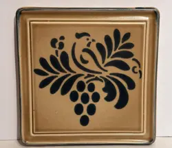 ART TRIVET