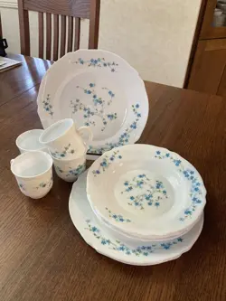 BOWLS CUPS EXCELLENT