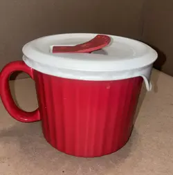 CORNING WARE VINTAGE COLOURS STONEWARE 20OZ SOUP MUG RED WITH PLASTIC VENTED LID