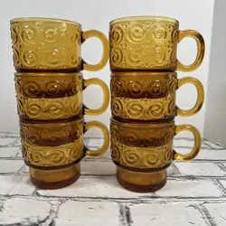 CUPS SPIRALS DOTS