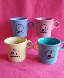 4 VINTAGE LOONEY TUNES FIESTAWARE FIESTA COFFEE MUGS. 1994 EXCELLENT!