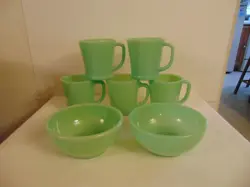 5 VINTAGE FIRE KING/ANCHOR HOCKING JADEITE D HANDLE COFFEE MUGS & 2 BOWLS