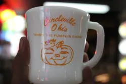 RARE VINTAGE CIRCLEVILLE PUMPKIN FIRE KING D HANDLE COFFEE MUG MILK GLASS SIGN