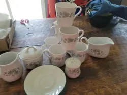 18 PIECE VINTAGE CORNING WARE CORELLE COFFEE CUP C&S, GRAVY  CALLAWAY IVY SWIRL