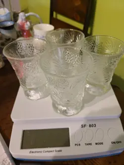 FOOTED GLASSES SET