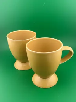 MUGS YELLOW GLAZE