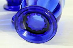 BLUE GLASS PEDESTAL