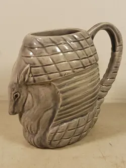 VINTAGE ARMADILLO