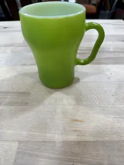 GREEN MUG B10