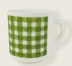 VINTAGE HAZEL ATLAS MILK GLASS COFFEE MUG TEA CUP GREEN GINGHAM CHECKS PRINT