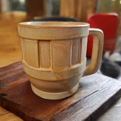 MUG BROWN GOLD