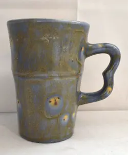 VINTAGE HANDMADE POTTERY MUG