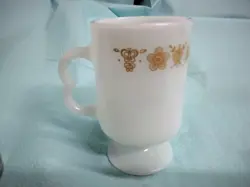 GOLD PEDESTAL FOOTED