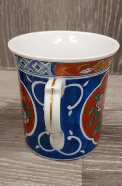 VINTAGE TEA CUP