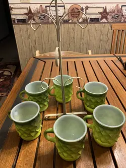 MUG CUPS STAND
