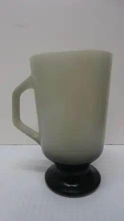 VINTAGE COFFEE MUG CUP FIRE KING FOOTED ANCHOR HOCKING PEDESTAL MILK GLASS