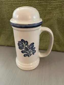 PFALTZGRAFF YORKTOWNE  CHEESE/SPICE  SHAKER 7