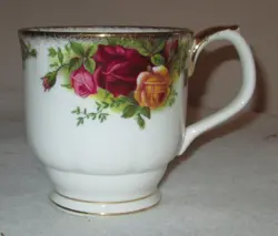 CUP BY ROYAL