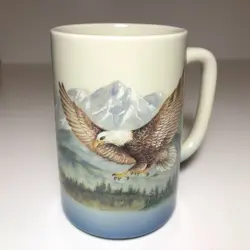 VINTAGE OTAGIRI BALD EAGLE SOARING OVER MOUNTAINS SCENIC COFFEE MUG 10 OZ JAPAN