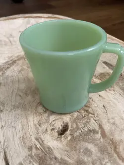 2 VINTAGE FIRE KING ANCHOR HOCKING JADEITE D HANDLE MUGS