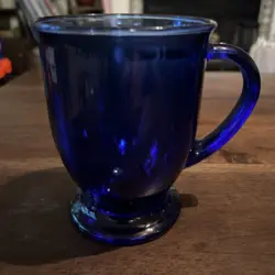 VTG ANCHOR HOCKING COBALT BLUE GLASS FOOTED MUG MADE IN USA 5” 16 OZ