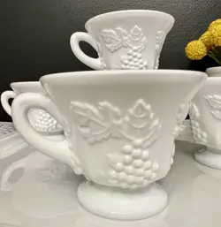 GRAPE FOOTED MUGS
