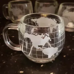 GLASS VINTAGE SET
