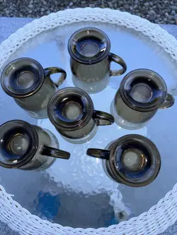 FOOTED MUG AMBER