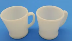 SET OF 2 VINTAGE FIRE KING MILK GLASS D HANDLE COFFEE MUGS CUPS