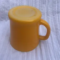 GOLDEN YELLOW
