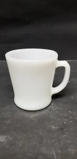 VTG ANCHOR HOCKING FIRE KING WHITE MILK GLASS D HANDLE COFFEE MUG CUP USA