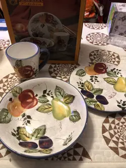 VINTAGE FRUIT HAND