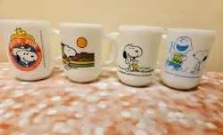4 VINTAGE FIRE KING SNOOPY MILK GLASS MUGS ANCHOR HOCKING