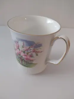 TRIM COFFEE CUP