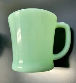 VINTAGE FIRE KING JADEITE D HANDLE MUG JADITE GREEN OVEN WARE GLASS COFFEE CUP T